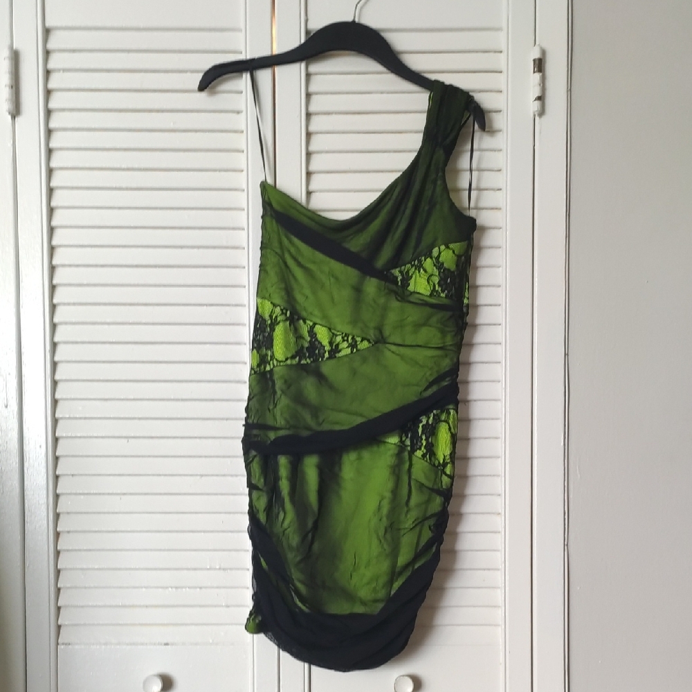 Elegant Green and Black One-Shoulder Dress